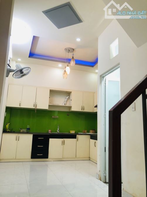 Tám Danh p4 Q8, nở hậu, view landmark bitexco, 32m2, cách mặt tiền 10m - 4
