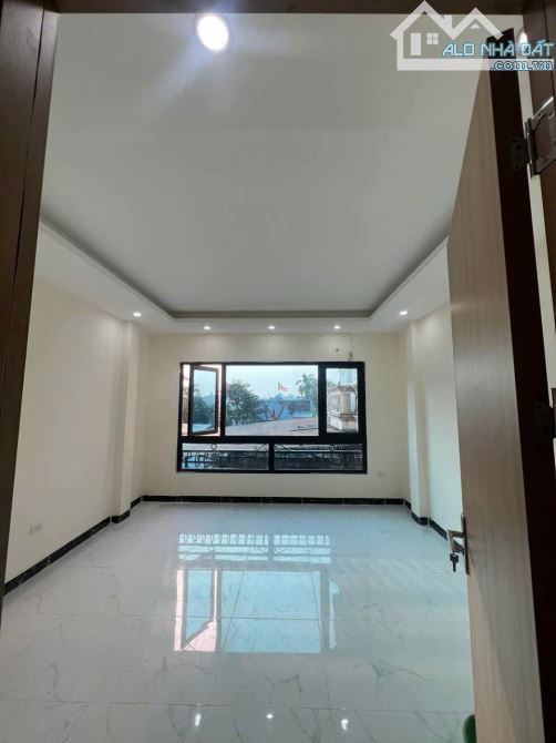 Ảnh thật! em Bán căn nhà thị trấn Chúc Sơn gần LK Lộc Ninh nhà 31m 4tầng giá 2.98 tỷ - 4