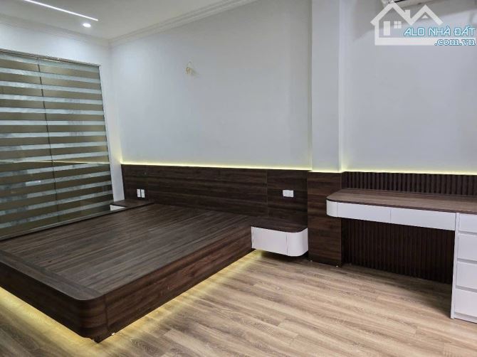 Bán nhà Pháo Đài Láng - Đống Đa DT: 40m2, 6 tầng, MT 3.6m, giá 17.5 tỷ - 4