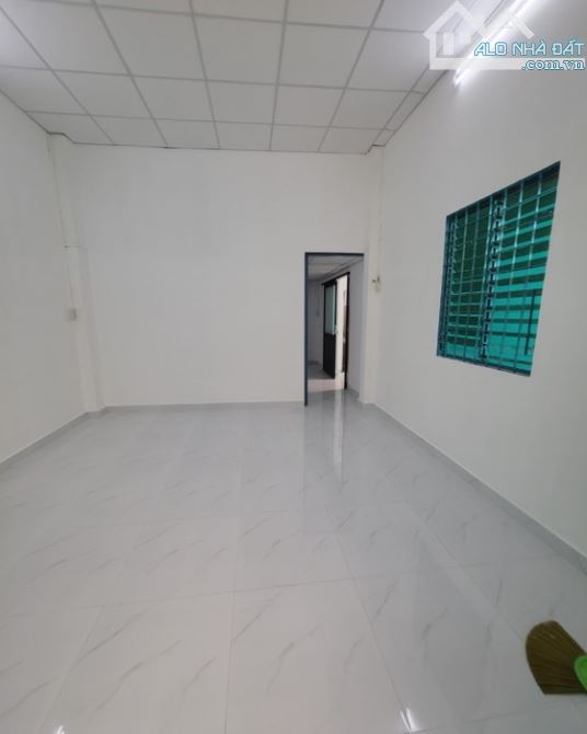 NHÀ NGÔ BỆ - SÁT MẶT TIỀN - DIỆN TÍCH KHỦNG 5.5M HẬU 7.5M ( 59M2) - GIÁ 6 TỶ 4 - 4