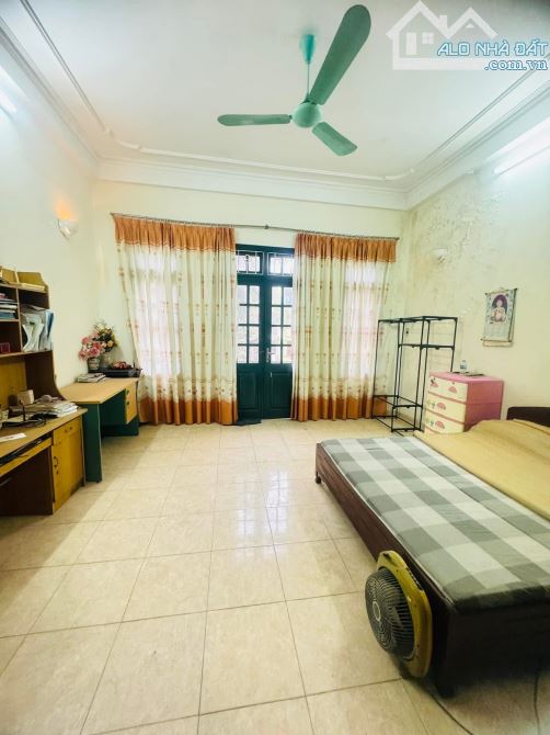 Bán Nhà Hoàng Ngọc Phách Mặt Đường Ô Tô Tránh, Vỉa Hè 3m:65m*4 Tầng*Mt 5m - 4