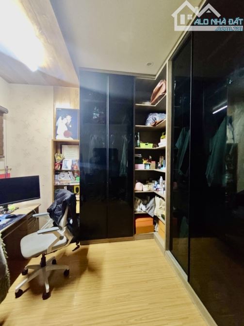 Cầu Giấy 52m2, dân xây, 20m ô tô tránh, ô chờ thang máy, ở sướng, chỉ hơn 9 tỷ - 4