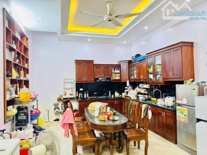Bác Trường bán gấp phố Xuân Thủy, DT: 61m2, 4T, giá: 15.5 tỷ, Cầu Giấy - 4