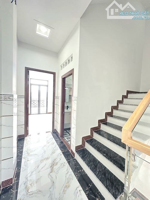 Nhỉnh 5 tỷ - nhà mới 4 tầng - 68m2 - 4x17 - hẻm 1/ xe tải - nga Tân Hòa Đông - Bình Tân - 5