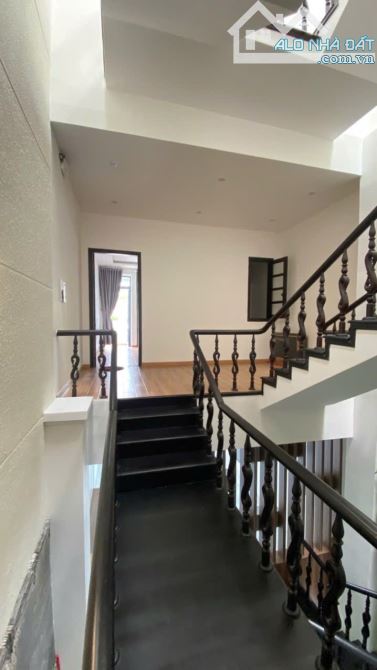 👉 BÁN BIỆT THỰ 3 TẦNG 3 MÊ ĐẸP FULL NỘI THẤT DT 125M2 HỒ NGHINH CÁCH BIỂN 100 M GIÁ 18 TỶ - 5