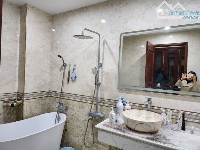Bán gấp nhà đẹp 4 tầng đường Nguyễn Thanh Bình, 288m2, MT 15m, lô góc, ô tô dừng đỗ - 5