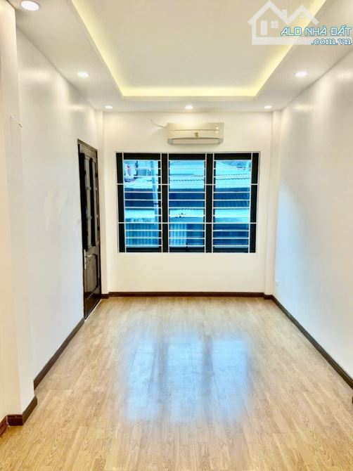 Nhà ở bán ngõ hoà bình- minh khai - Hai bà trưng- nhà 5T- MT 4,9m2- DT: 29.8m2- 3N - 5