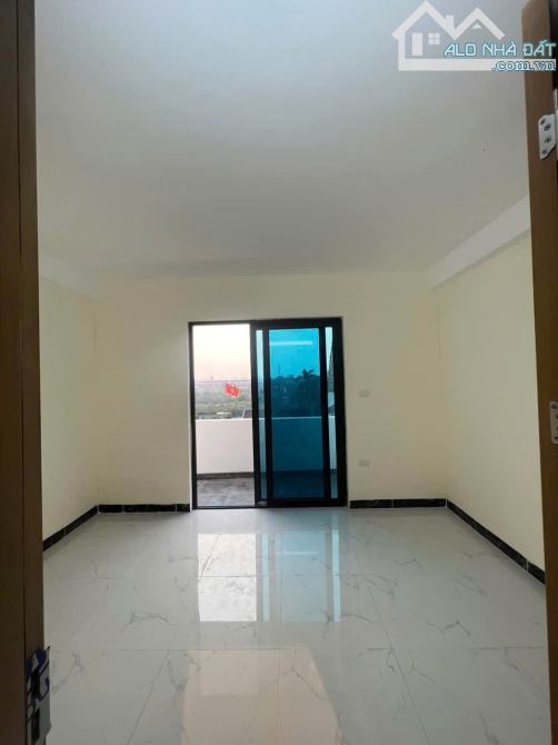 Ảnh thật! em Bán căn nhà thị trấn Chúc Sơn gần LK Lộc Ninh nhà 31m 4tầng giá 2.98 tỷ - 6