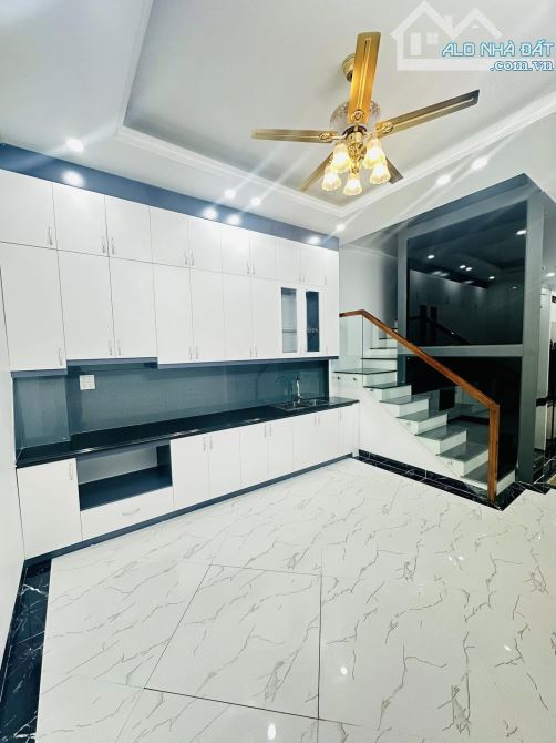54M2 CẦU GIẤY NHÀ MỚI KEENG  - THANG MÁY - HAI THOÁNG - NGÕ THÔNG - 6