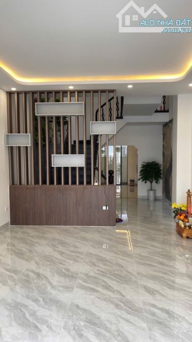 👉 BÁN BIỆT THỰ 3 TẦNG 3 MÊ ĐẸP FULL NỘI THẤT DT 125M2 HỒ NGHINH CÁCH BIỂN 100 M GIÁ 18 TỶ - 7
