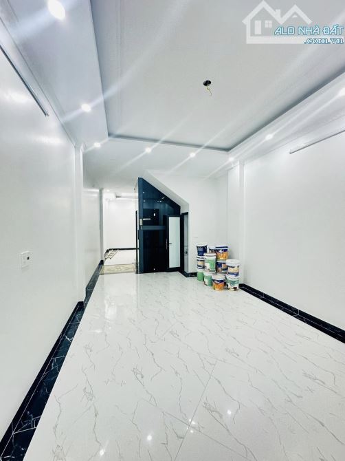 54M2 CẦU GIẤY NHÀ MỚI KEENG  - THANG MÁY - HAI THOÁNG - NGÕ THÔNG - 9
