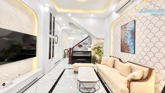 Nhà cực đẹp ngõ 6 Đặng Văn Ngữ, full nội thất, sổ 50m2, oto đỗ gần ngõ thoáng. Giá 11.8 tỷ