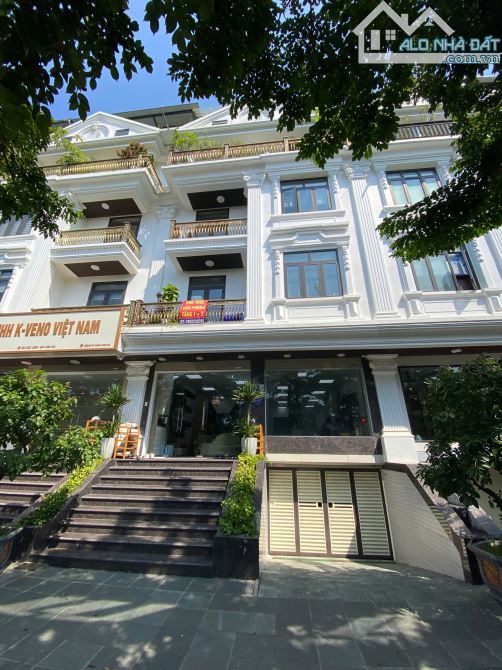 Cho thuê T1-2 LK khu đô thị TP Giao Lưu - Phạm Văn Đồng 120m2/sàn, MT 7m. Thông sàn. 35tr