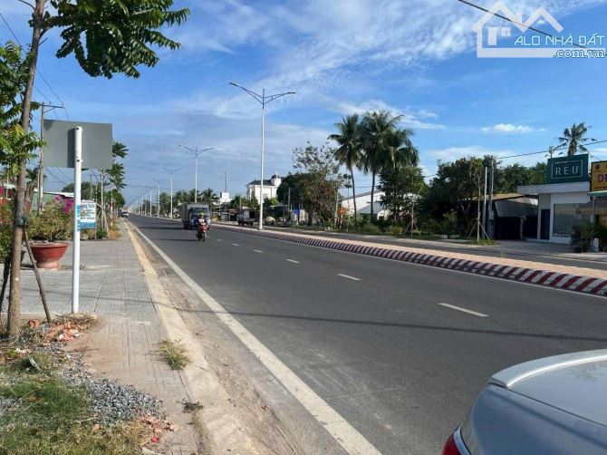 Cần bán 9.85 x 29 đất mặt tiền Trần Phú, Long Kim, Hoà Thành Tây Ninh