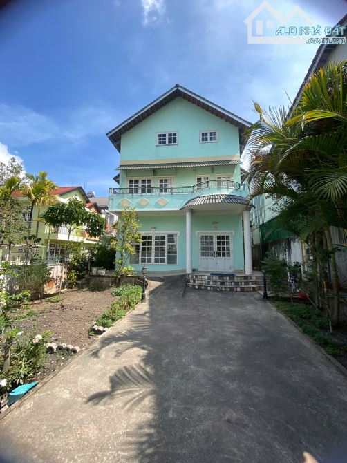 VILLA SÂN DƯỠNG KHU VỰC YÊN TĨNH P10 316M - 14 TỶ