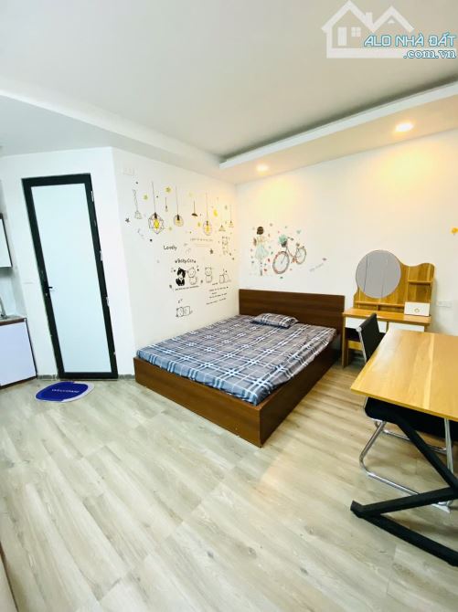 Cho thuê phòng ngõ 100 Trần Duy Hưng khép kín điều hòa nóng lạnh máy giặt đầy đủ sạch đẹp.