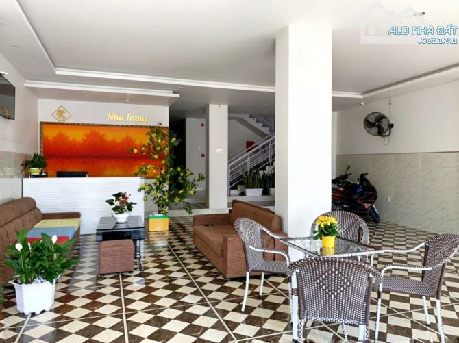 🔥CHUYỂN NHƯỢNG KHÁCH SẠN 3 ⭐️ NHA TRANG🔥 , cách biển Trần Phú - Nha Trang tầm 1 km .