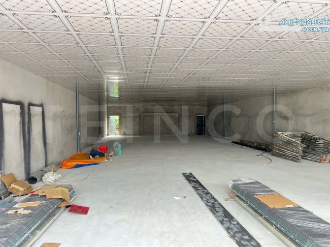 Mặt bằng - kho xưởng 240m² mặt tiền đường Trần Hoàng Na