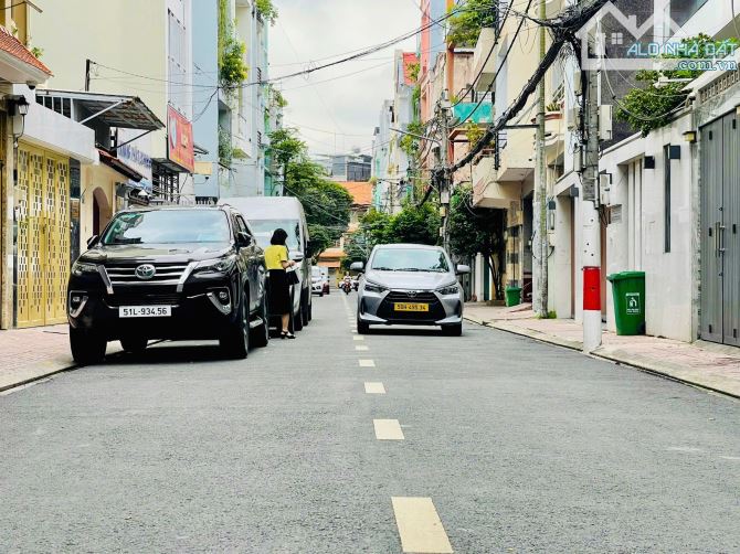 BÁN NHÀ HẺM 127 NI SƯ HUỲNH LIÊN P.10 TÂN BÌNH - HXH 10M CÓ VỈA HÈ - DT 5X20M - 3 LẦU