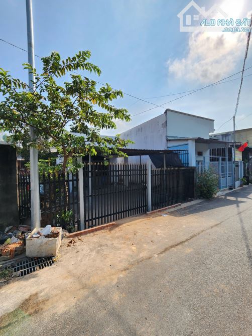 3,9Tỷ TL🔥Bán nhà Cấp 4_225,4m2 đường thông, gần đường Liên Huyện, p.Tân Bình, Tp.Dĩ An