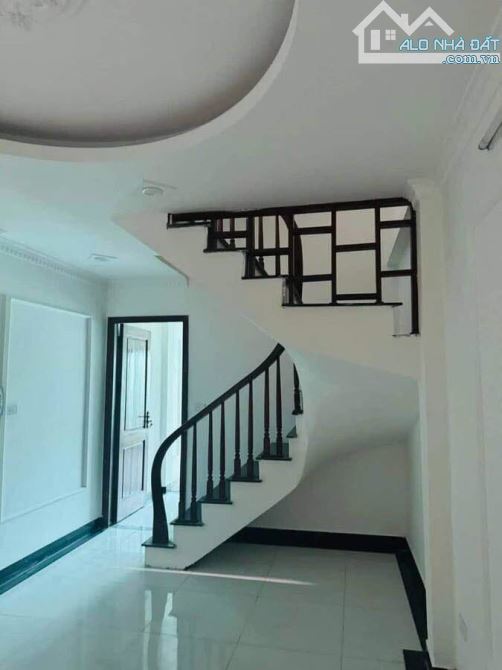 Rẻ nhất Hà Đông , 35m2,5 tầng ở sướng,tiện kinh doanh. Chỉ hơn 8 tỷ