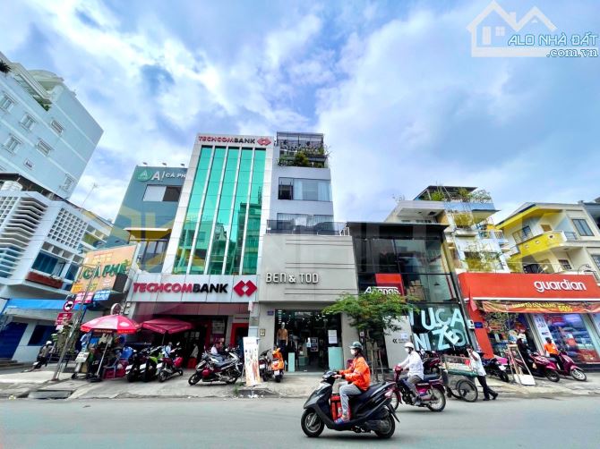 Vị trí vàng, trung tâm Vạn Hạnh Mall Q.10 - 7,5x18m - 3 Tầng - HĐT 85tr/th - Giá 33 tỷ