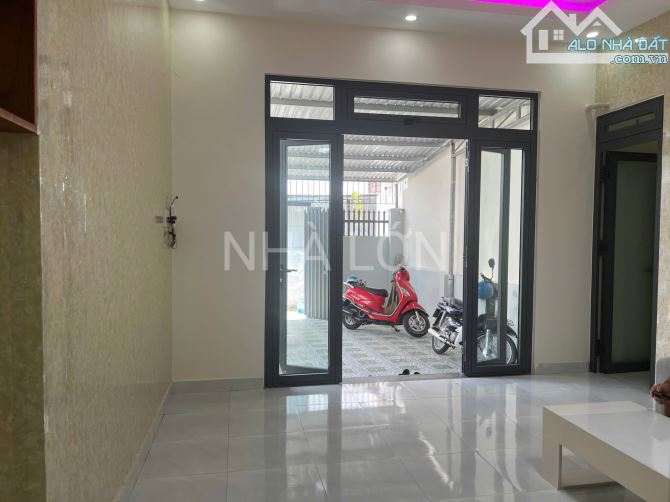 Nhà hẻm Nguyễn Biểu Vĩnh Hải Nha Trang cảnh biển Hòn Chồng