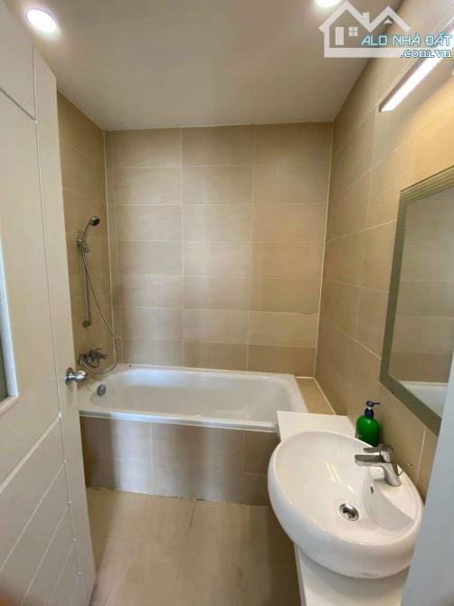 Chung cư Res 11, Lạc Long Quân, Q11: 16tr,3p ngủ,2wc, NT