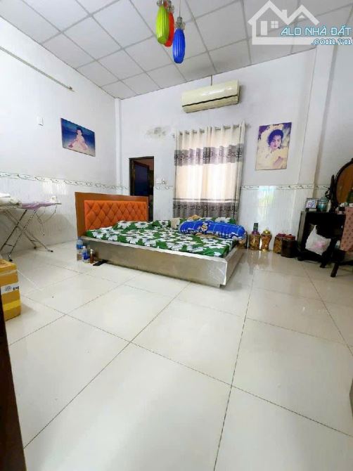 🌹Quá hiếm - Nhà 2 tầng Tân Phú - 76m2, công nhận đủ, sát mặt tiền Tân Quý. Chỉ 4,x Tỷ - 1