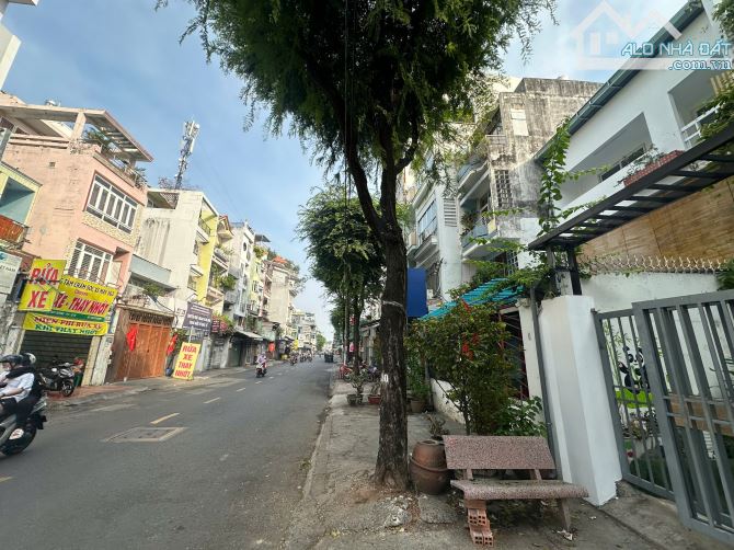 Bán nhà mặt tiền số 178 Nguyễn Duy Dương, Quận 10. DT: 11.6*30M. Giá chỉ: 78 tỷ - 1