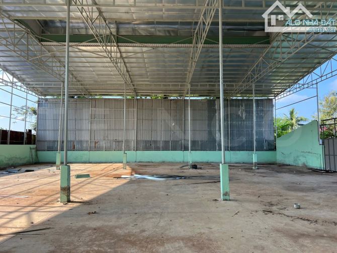 Kho xưởng bãi 2.500m² kho xây dựng 1.300m² đất SKC, có trạm điện 3 pha, lộ Container - 1