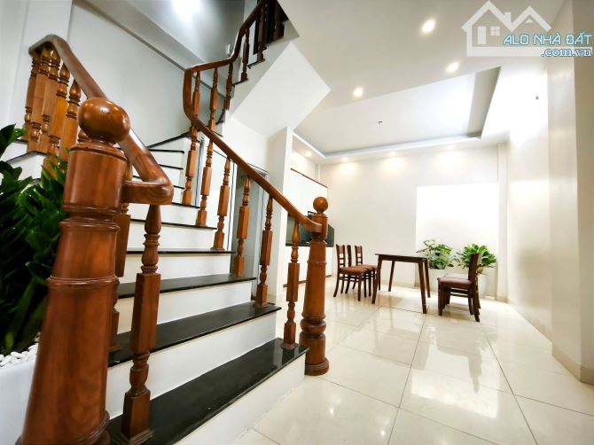 BÁN BIỆT THƯ NGUYỄN VĂN CỪ 100M2* 3 TẦNG* 14.0 TỶ, Ô TÔ VÀO NHÀ, FULL NỘI THÂT. - 1