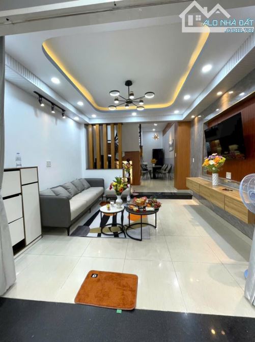 NHÀ ĐẸP - GẦN NGÃ 4 QUANG TRUNG & PHẠM VĂN CHIÊU GV - HXH SÁT NHÀ - DT 56M² - 3 TẦNG - 1