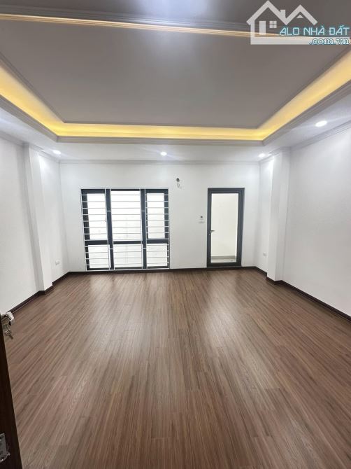 Bán nhà xây mới Khương Đình, 40m2, 6 tầng, thang máy, gần phố, 9.9 tỷ - 1