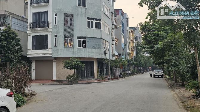 BÁN NHÀ LIỀN KỀ DV ĐÌA LÃO HÀNG BÈ MẬU LƯƠNG PHÂN LÔ Ô TÔ KD VỈA HÈ NHỈNH 12 TỶ - 1