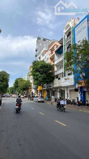 Bán tòa nhà mặt tiền quận 10 thu nhập:205 Triệu t DT: 8x16 KC: Trệt 6 tầng Giá bán:78 tỷ - 1