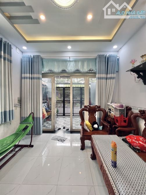 LÔ GÓC 2 MT KLG TRẦN THÁI TÔNG - XE HƠI TRÁNH NHAU - 4*19 A4 - 3PN 3WC - GIÁ 7 TỶ XXX - 1