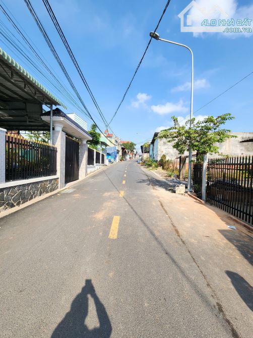 3,9Tỷ TL🔥Bán nhà Cấp 4_225,4m2 đường thông, gần đường Liên Huyện, p.Tân Bình, Tp.Dĩ An - 1