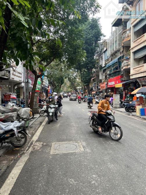 Bán nhà mặt phố Hàng Chiếu Hoàn Kiếm phố 2 chiều vỉ hè rộng mặt tiền 6.6 m kinh doanh đỉnh - 1