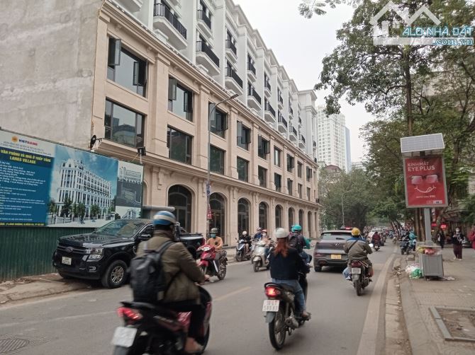 Bán Shophouse mặt phố Chùa Láng 260m2 x 9 tầng, MT 11m, Kinh doanh đẳng cấp, Giá 155 tỷ - 1