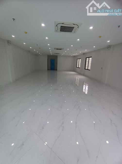 Cho thuê nhà MP Ngọc Hồi, Hoàng Mai 130m2, 6 tầng, thông sàn, thang máy - 1