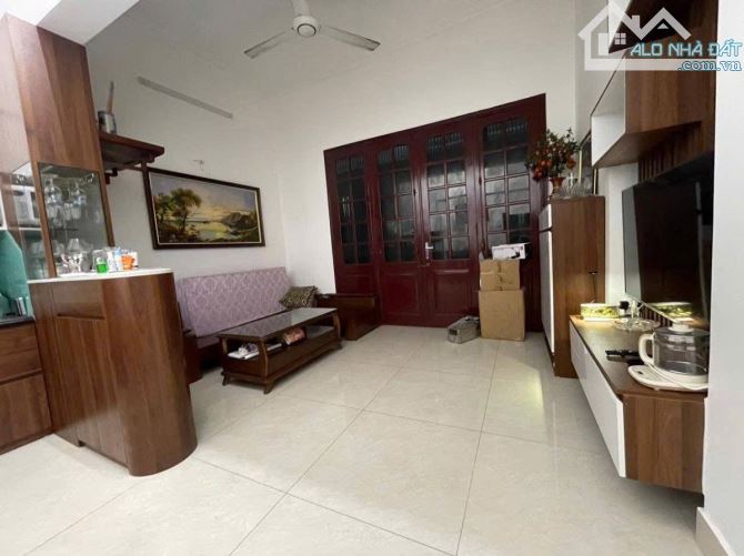 Chị Gái nhờ Bán Hộ ! Thụy Khuê - Tây Hồ -50M x 3 Tầng -Kinh Doanh - Lô Góc giá chỉ 9.2 Tỷ - 1
