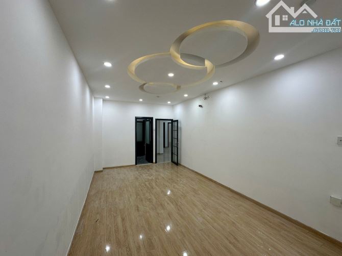 Bán nhà mặt tiền số 178 Nguyễn Duy Dương, Quận 10. DT: 11.6*30M. Giá chỉ: 78 tỷ - 13