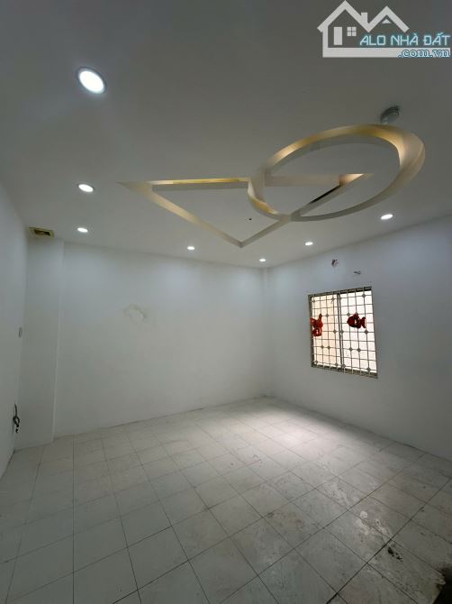 Bán nhà mặt tiền số 178 Nguyễn Duy Dương, Quận 10. DT: 11.6*30M. Giá chỉ: 78 tỷ - 15
