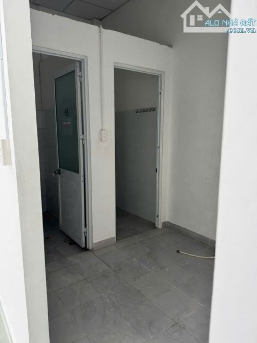 Cho thuê Nhà làm Kho - Quán - Chuyển Phát Nhanh... đường Lương Định Của, 5x25m - 2