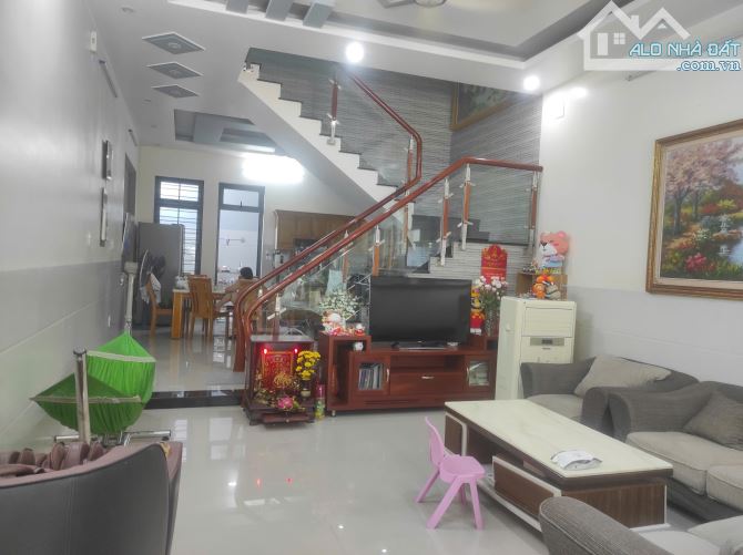 BÁN NHÀ 2 TẦNG KIÊN CỐ, KHU DÂN TRÍ CAO, TRUNG TÂM PHƯỜNG THẮNG NHẤT 🏡 - 2