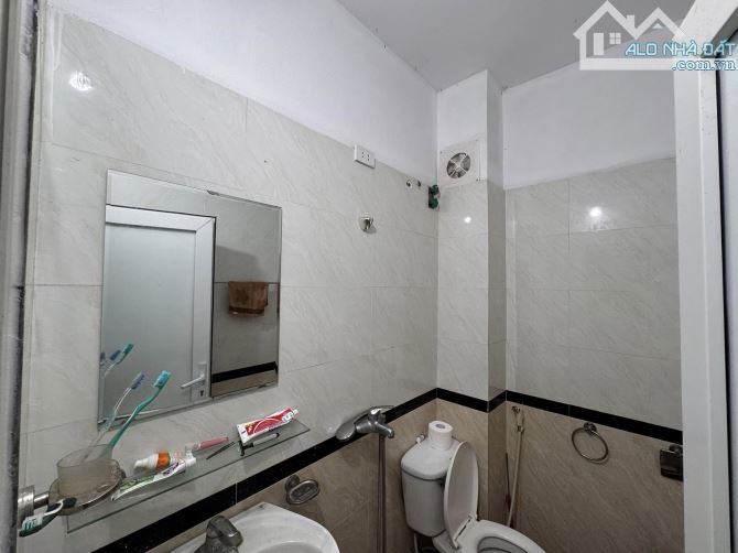 Bán nhà 38m2 5 tầng phố Yên Phúc gần Nguyễn Khuyến, hồ Văn Quán sổ đỏ chính chủ giao dịch - 2