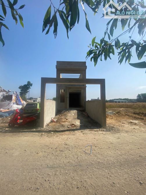 Nhà mới xây 130m2, 1 trệt 1 lửng - sổ riêng - thổ cư 100%, sát chợ, cách KCN 200m - 2