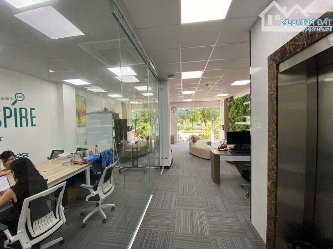 Cho thuê T1-2 LK khu đô thị TP Giao Lưu - Phạm Văn Đồng 120m2/sàn, MT 7m. Thông sàn. 35tr - 2