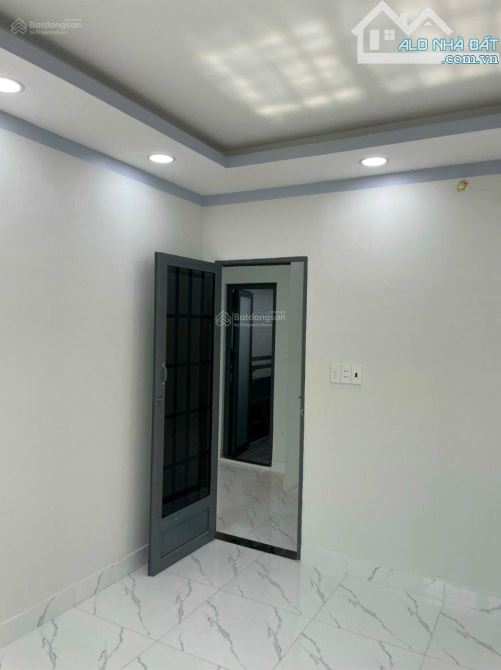 CHỐT NGAY KẺO LỠ CĂN NHÀ TÔ HIẾN THÀNH, P.14, Q.10 – 56,5M², 1T2L, GIÁ CHỈ 2 TỶ 990, SHR - 2